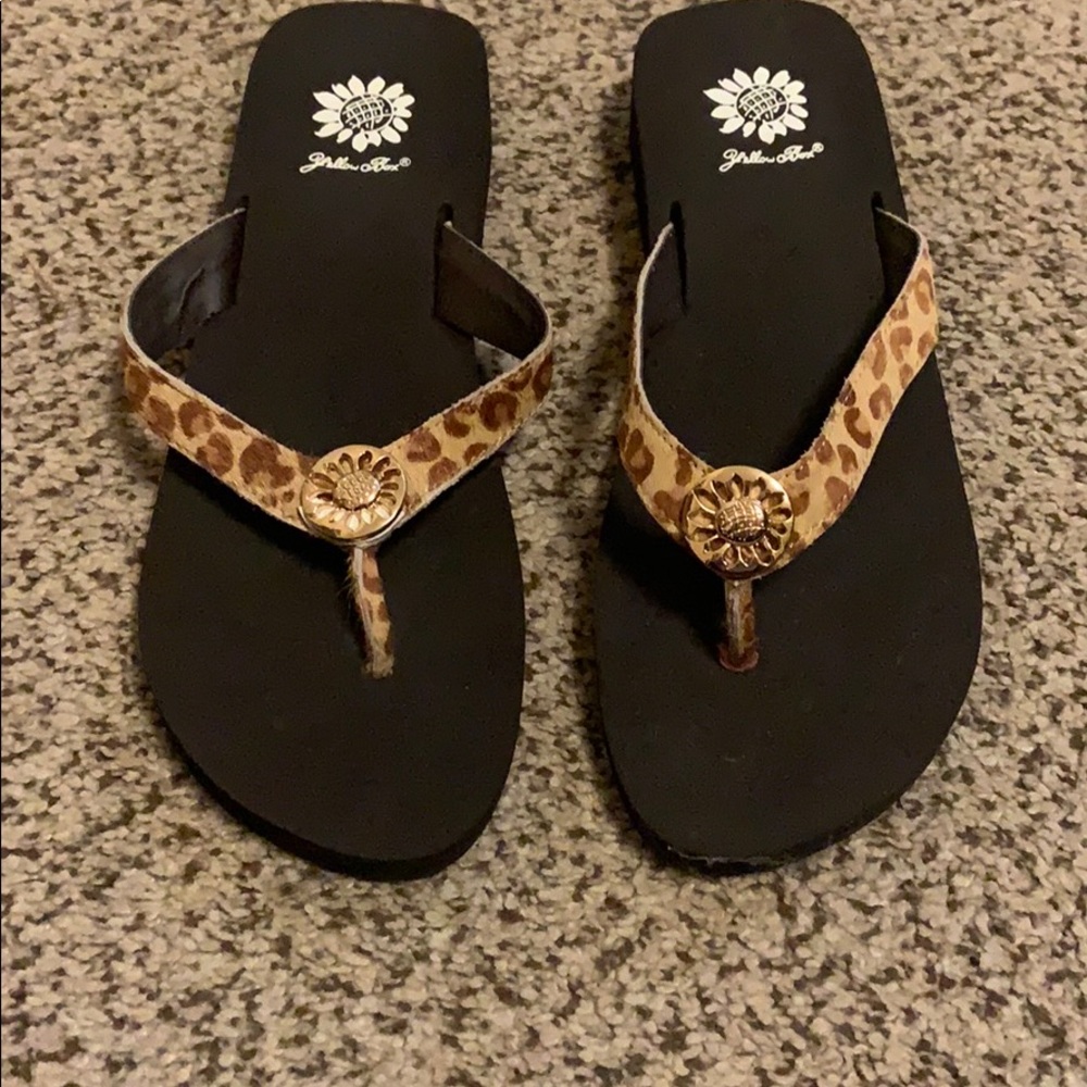 Leopard print yellow box flip flops